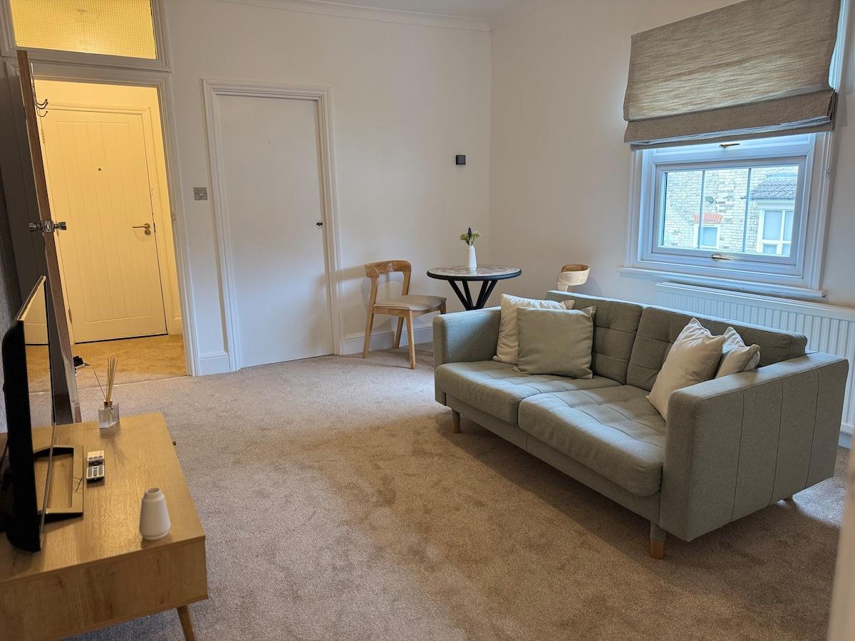 Spacious 1BR Apt near Bedford Stn & Town Centre2