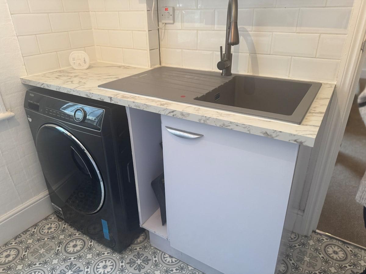 Spacious 1BR Apt near Bedford Stn & Town Centre6